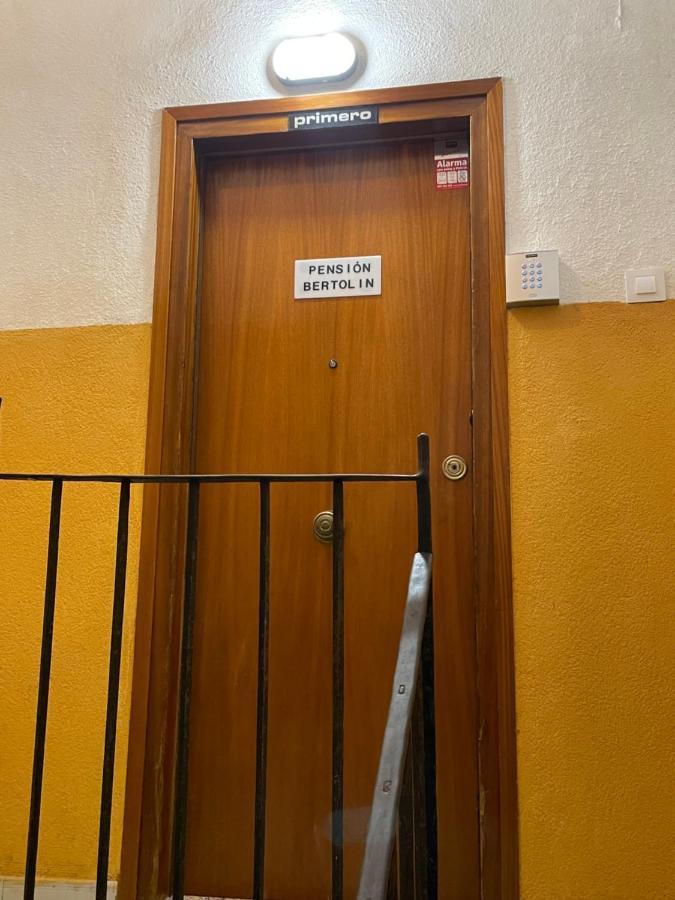Pension Bertolin Barcelona Eksteriør bilde
